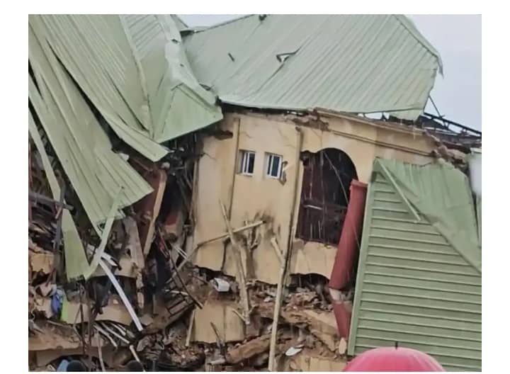 STUDENTS HOSTEL COLLAPSES IN ANAMBRA LEAVING TWO PERSONS DEAD