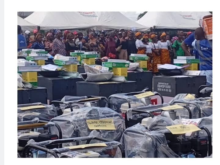 ENUGU-FGN/IFAD-VCDP DISTRIBUTE AGRO- PROCESSING EQUIPMENT TO 553 REGISTERED FARMERS IN ENUGU STATE